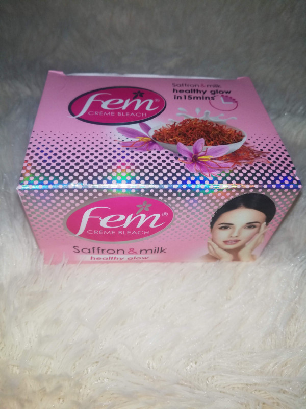 Fem Fairness Naturals Saffron Creme Bleach - 24g