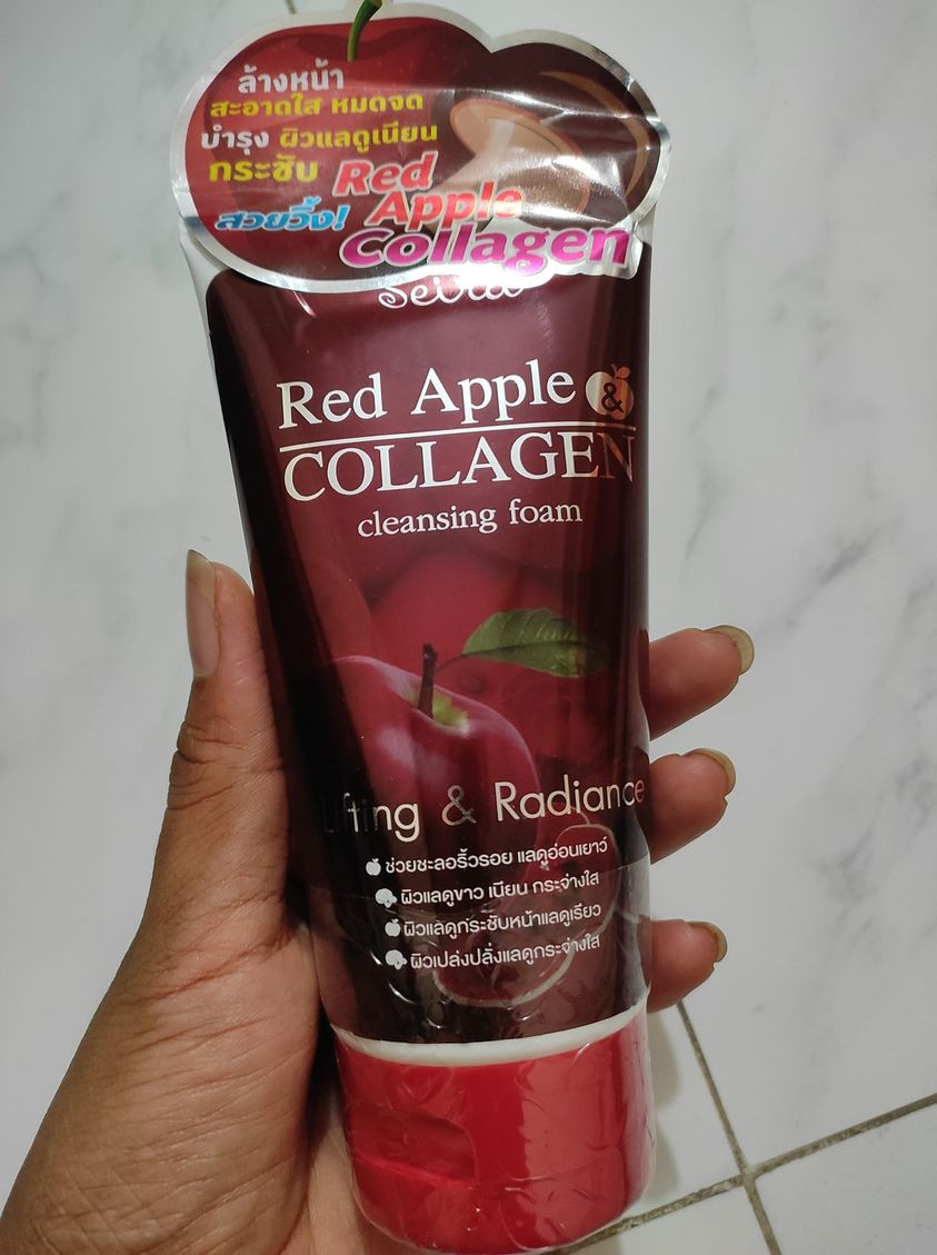 Red Apple Collagen Cleansing Foam Face Wash, 180ml