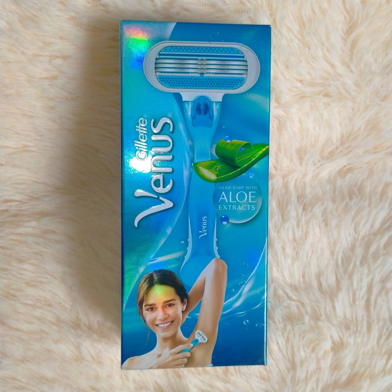 Gillette Venus Razor Glide Strip with Aloe Extracts 1 Cartridge- 1 PCS Code 02813008